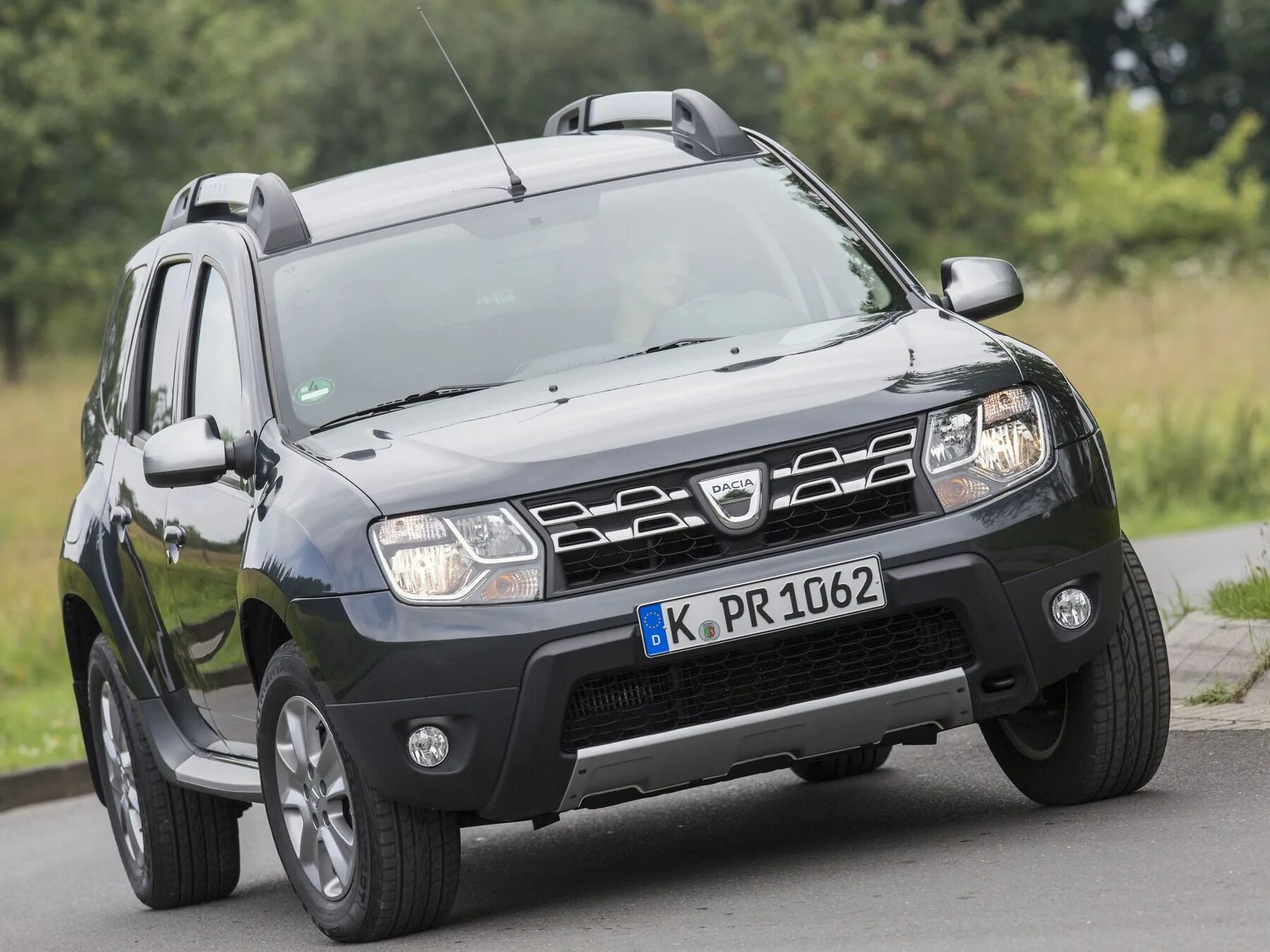 Renault duster года выпуска. Dacia Duster 2009. Dacia Duster 2013. Дачия Дастер 2013. Дачия Дастер 2016.