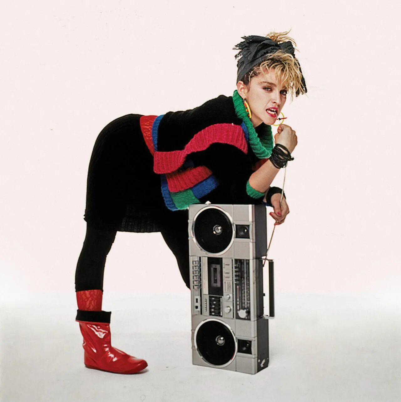 90 pops. Madonna 90. Madonna 80s 90s. 80s Pop Singer. Поп культура стиль одежды.