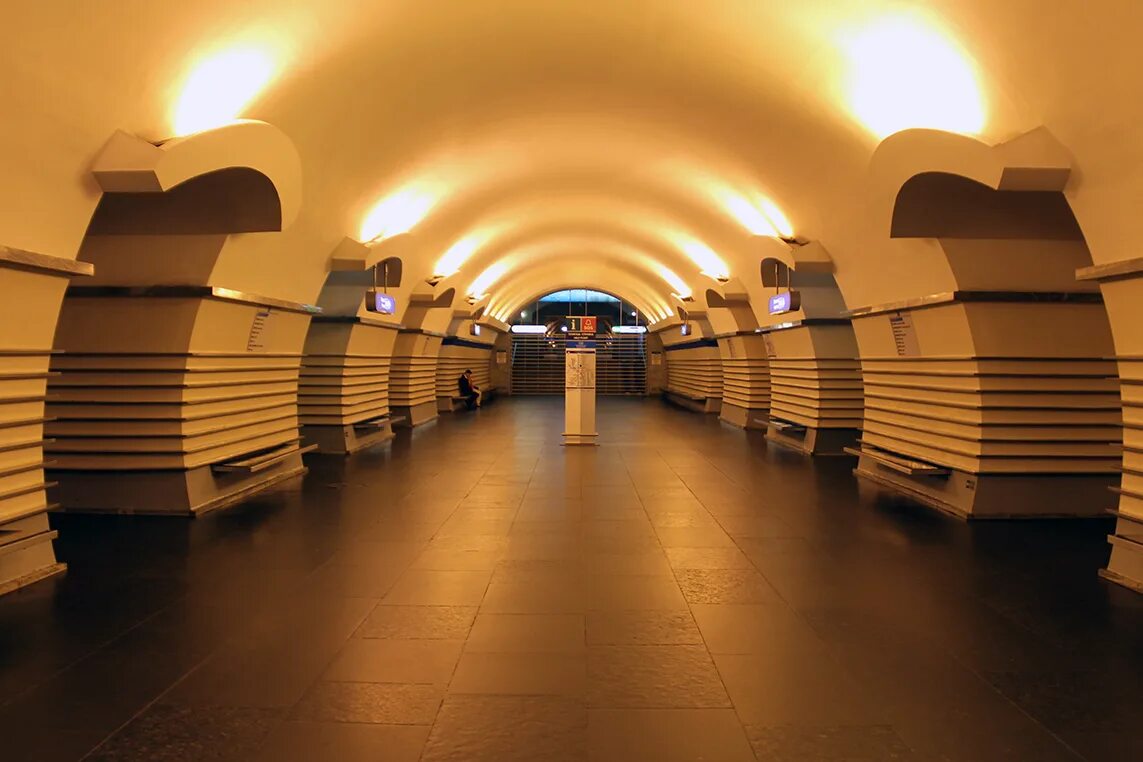 Метро петербурга 2 линия. Петербургский метрополитен станция невский проспект. петербургского метро станция невский проспект. станция метро спб невский проспект. невское метро санкт петербург.
