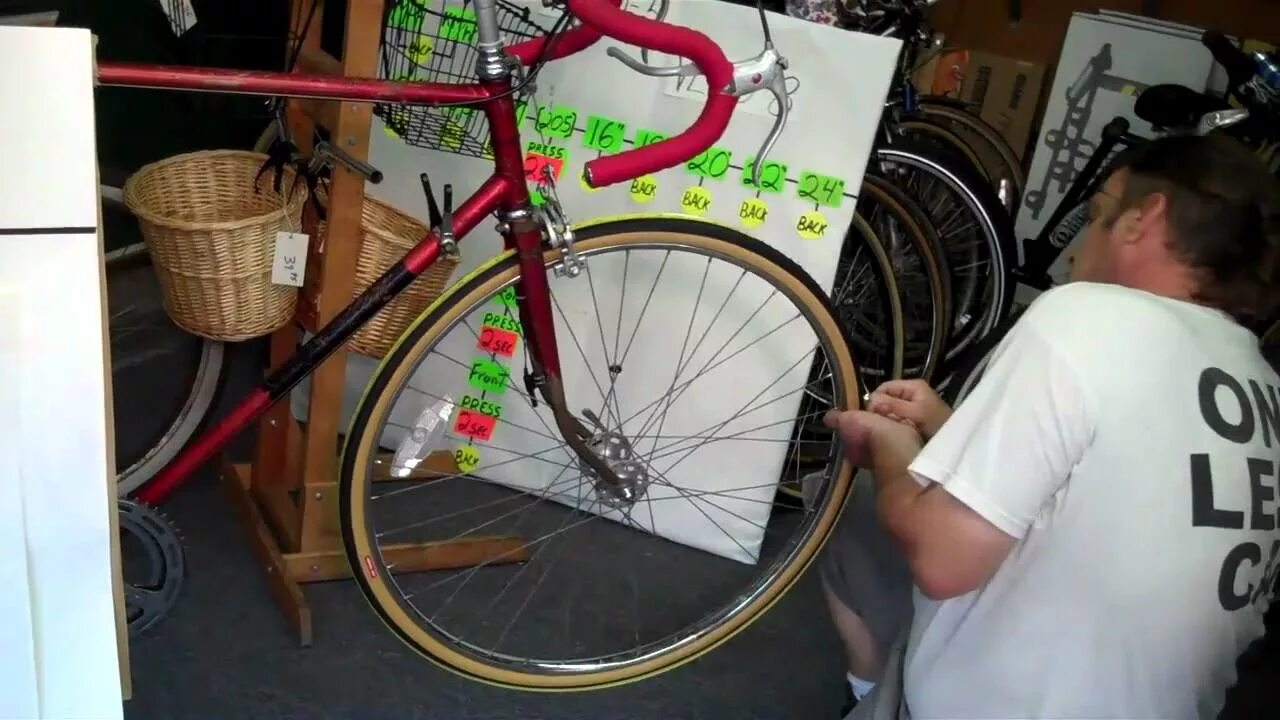 Circumference 29 велосипеда. Рулетка на велосипеде. Tire circumference Bike. Bike Wheel circumference.