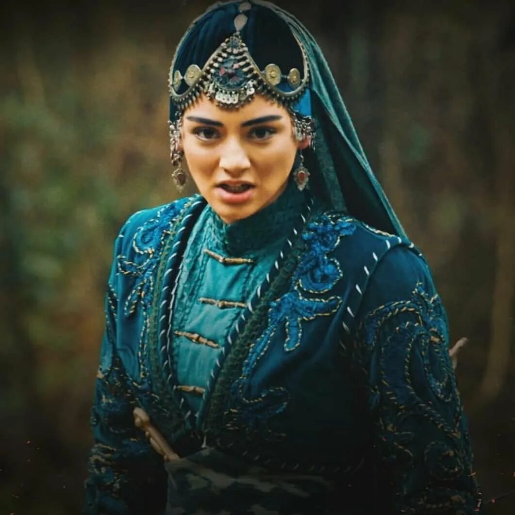 Озге торер основание осман. Эртугрул бала хатун. Рабия бала-хатун. Рабия хатун. Рабии бала хатун.