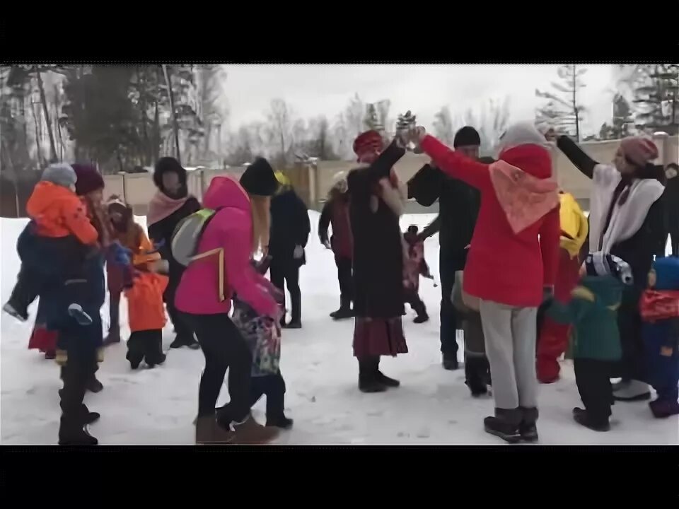 Золотые ворота игра в детском саду музыка. Народная игра золотые ворота. Русские народные игры золотые ворота. Русские народные подвижные игры золотые ворота. Игра золотые ворота фото.