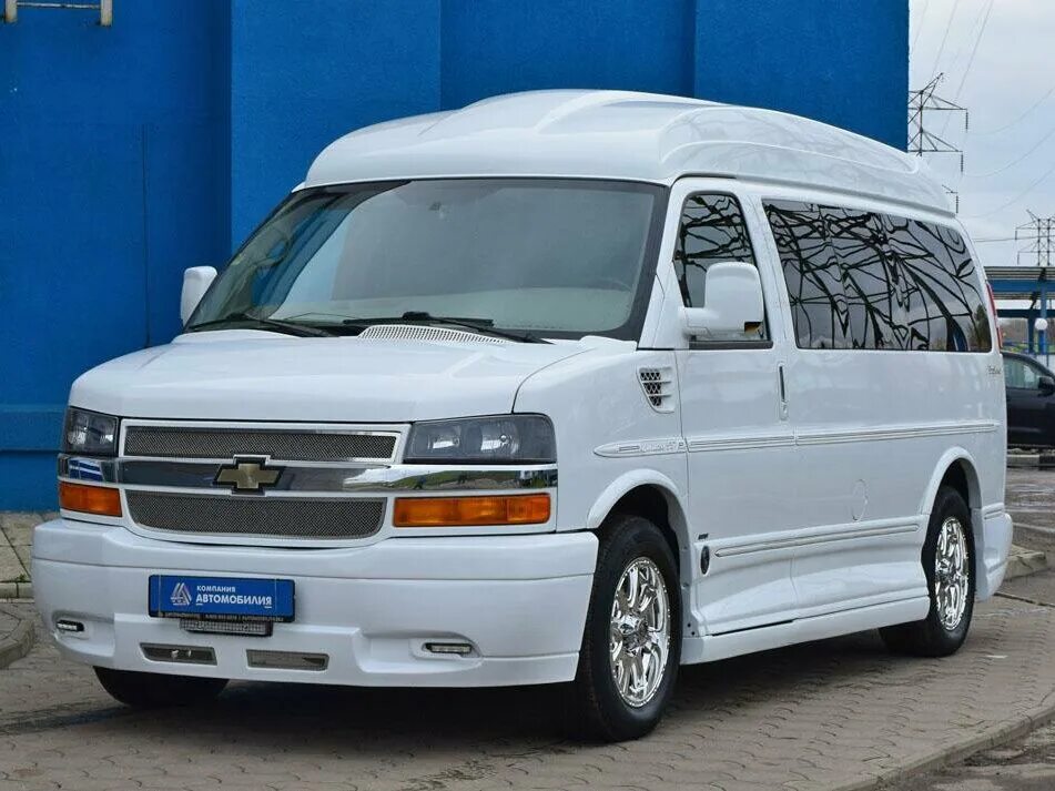 Шевроле экспресс с пробегом в россии. Chevrolet Express II. Chevrolet Express белый. Шевроле экспресс 2012. Chevrolet Express van 2012.