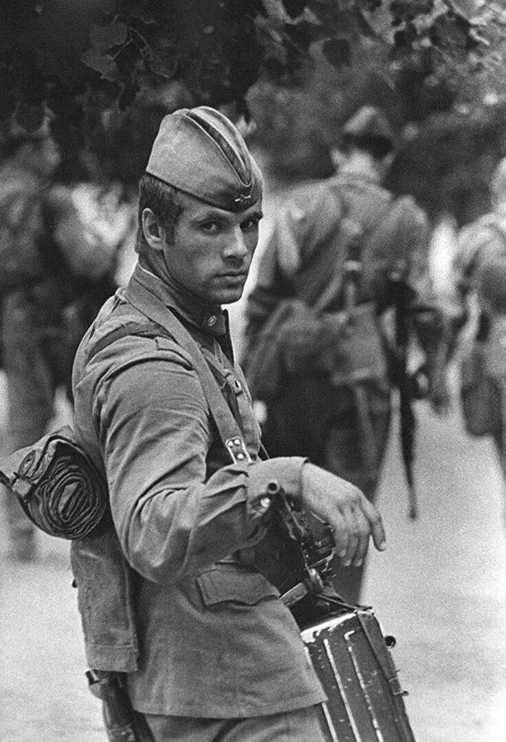 Фото солдата черно белая. Владимир кусеров солдат. владимир вяткин солдат. солдат 1973. владимир вяткин фотограф солдат.