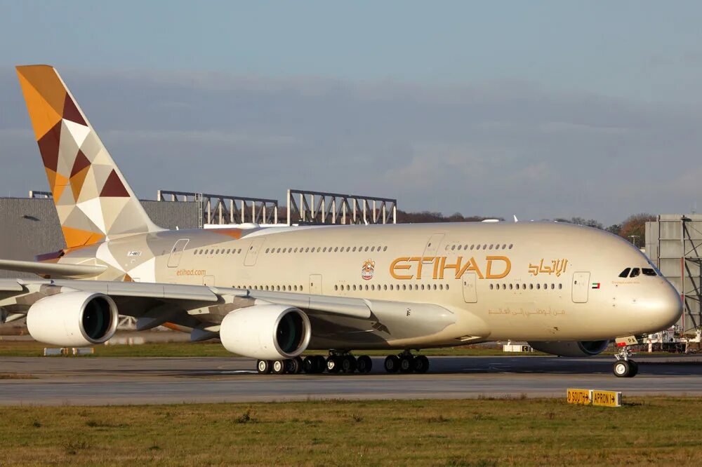 Самолеты абу даби etihad. Авиакомпания оаэ etihad airways. Etihad airways самолеты. Etihad airways самолеты. Боинг 737 etihad.