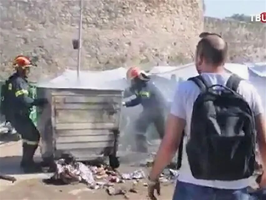 Сожгли мигрантов. Босния и герцеговина лагерь беженцев. Лагерь беженцев шуафат. Залари иркутская область драка. Сожгли мигрантов.