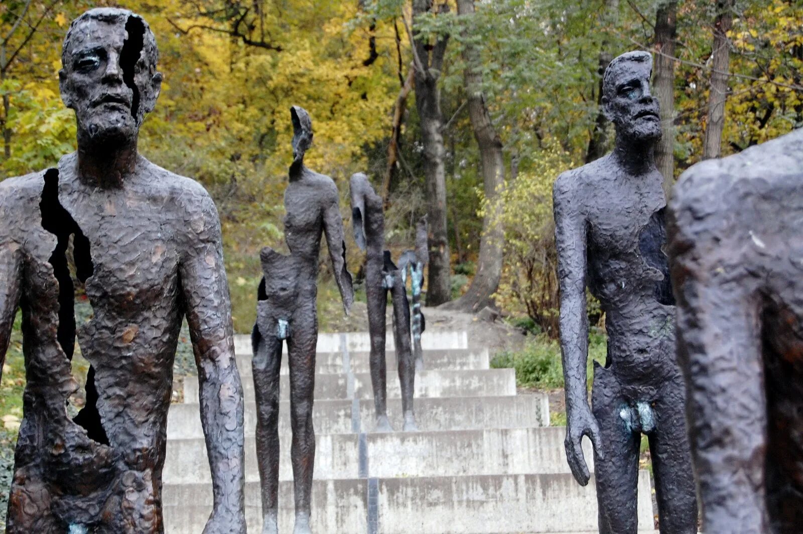Мемориал жертвам коммунизма (вашингтон). Памятник коммунизму. Памятник коммунизму в праге. Памятник коммунизму. Мемориал жертвам коммунизма.