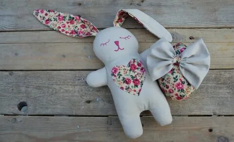 Зайцы игрушки из ткани