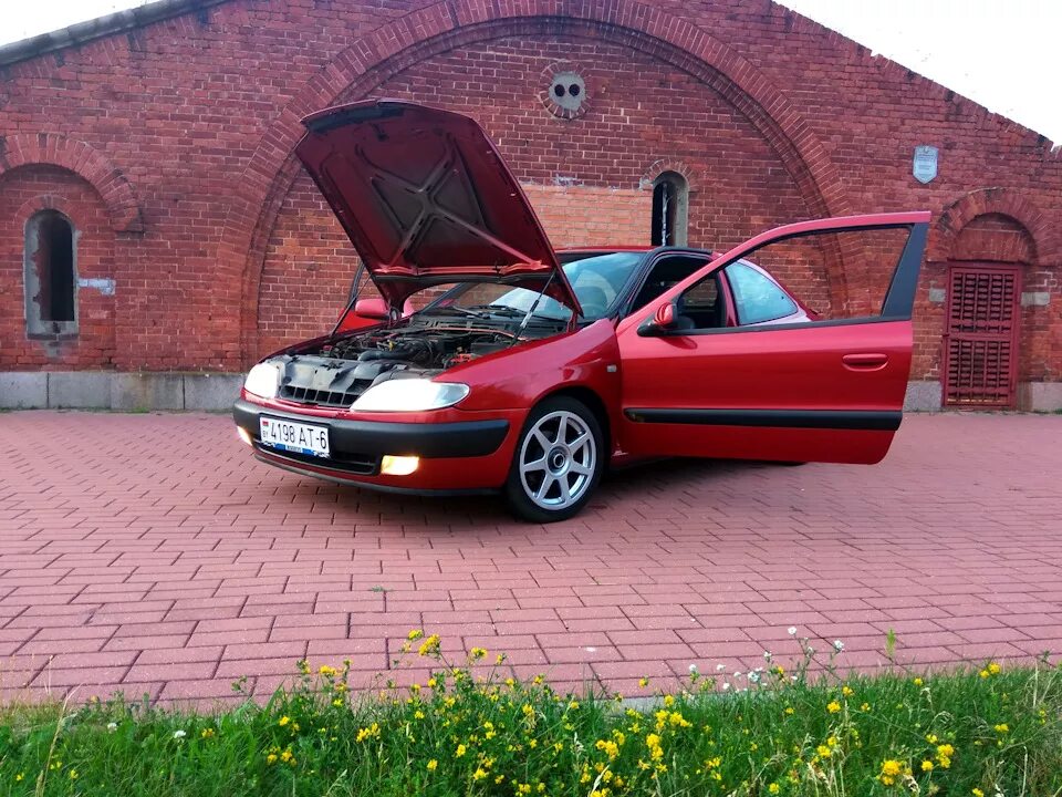 Ситроен ксара дизель купить. Citroen Xsara, 2002 JDM. Citroen Xsara 1998 stance. Citroen Xsara WTR. Citroen Xsara 2 Coupe.