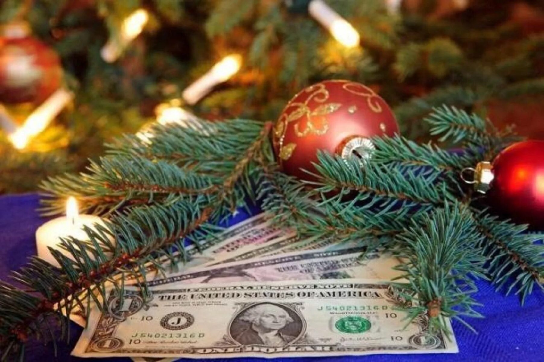 Примет на новый год 2019. Новый год деньги. Новогодняя елка с деньгами. Новогодние приметы. С новым годом денежная елка.