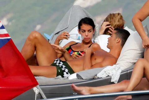 Cristiano ronaldo's wife naked