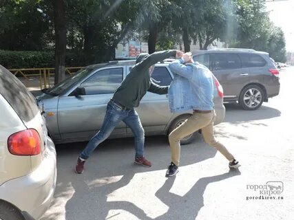 Затевать драку