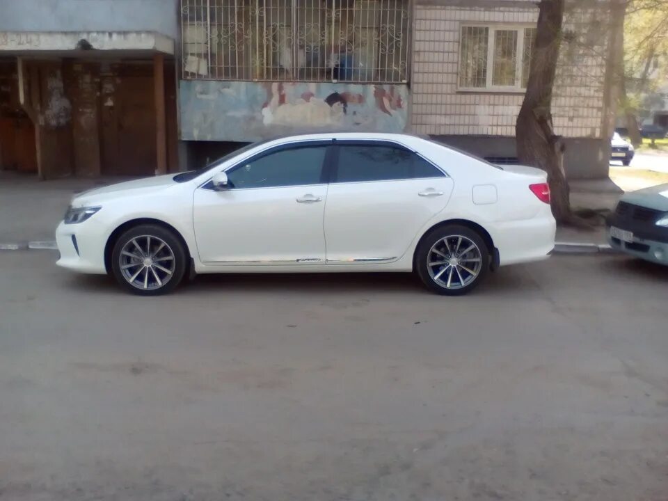 Диски камри 16 радиус. Диски Toyota Camry 2016 года на 17. Диски Скад Тойота Камри 40. Rotor r17 Camry. Тойота Камри на дисках Скад.