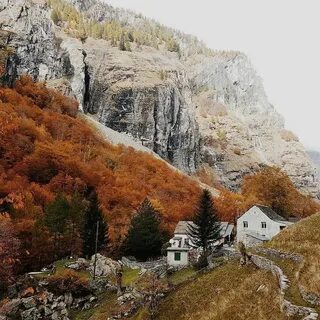 Поздней осенью в горах 5 предложений