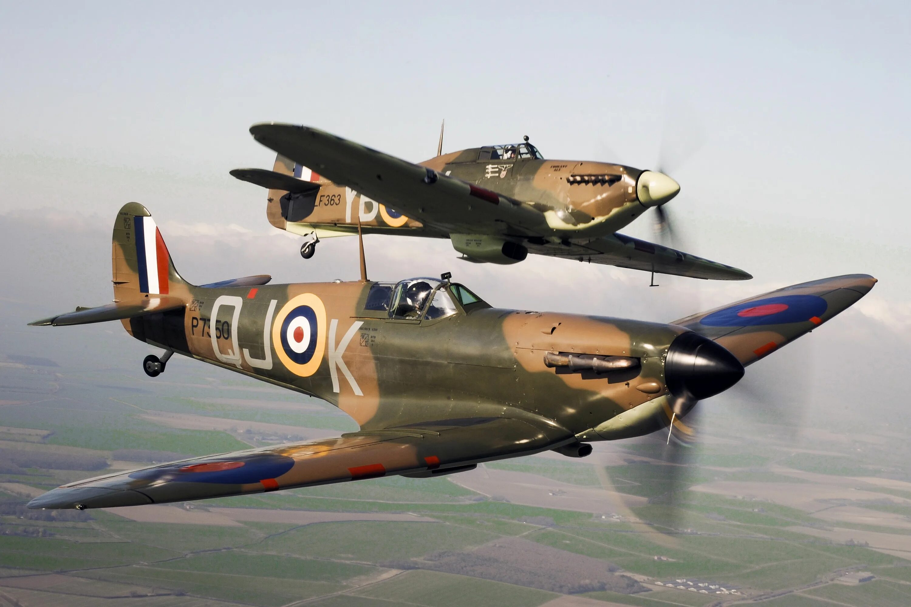 Хоукер харрикейн. Английский самолет 2 мировой. Spitfire mk2. Спитфайр истребитель. Британский истребитель хоукер харрикейн.