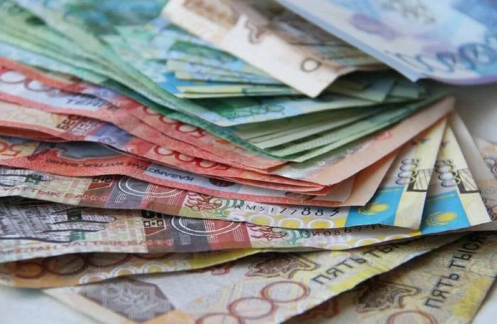 Копилка с цифрами 100000 рублей. Пачка тенге. Тенге новые. Монеты номиналом 1 казахстан. Монеты казахстана 2023.