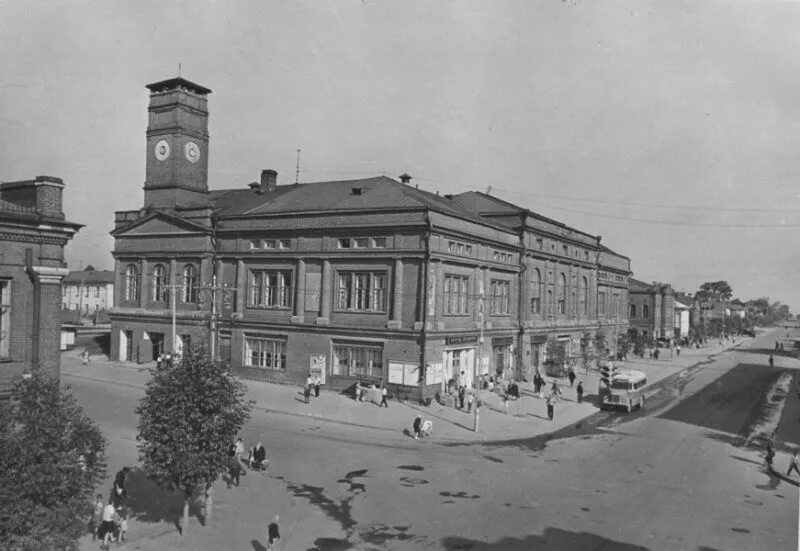 Век череповец. Камерный театр череповец. советский проспект камерный театр. театры города череповец. театр череповец 20 век.