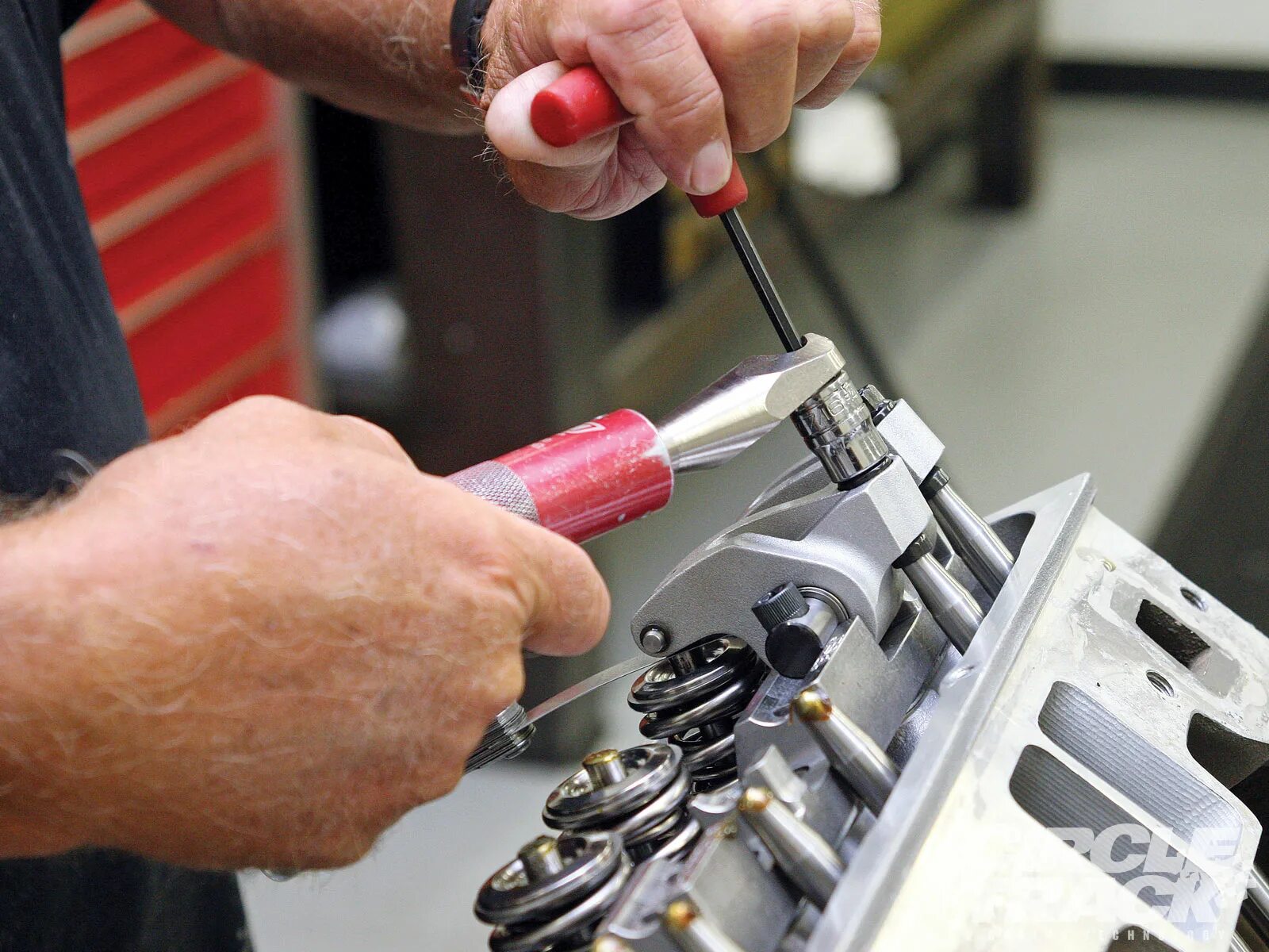 Произвели регулировку. Устройства силовых установок и дорожно-строительной техники. Как произносится регулировка полотна технологии. Свободный ход педали сцепления камаз 5320. Суэп постоянного тока.