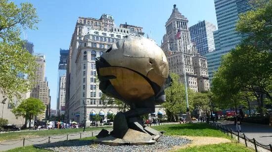 Символ нью-йорка яблоко. Город большое яблоко. Big apple new york. Большое яблоко. Символ нью-йорка яблоко.