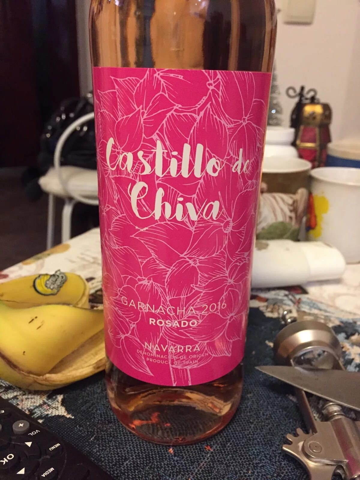 Розовые вина испании. Вино Castillo de Chiva. Вино Кастильо де Чива. Испанское розовое вино. Вино розовое сухое.