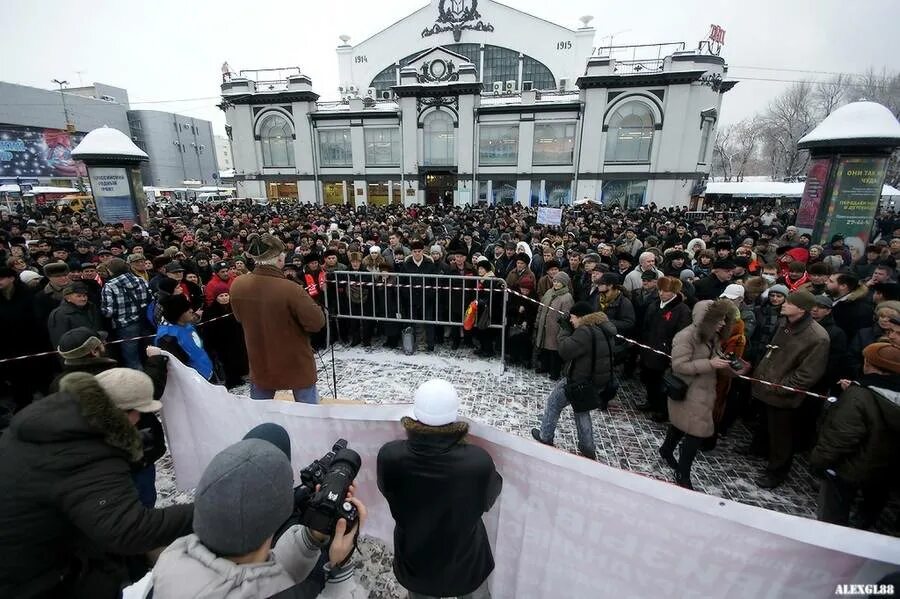 8 декабря 2011. 24 Декабря 2011. Митинг в Саратове. Сурков нет фото с митинга декабрь Сахарова.