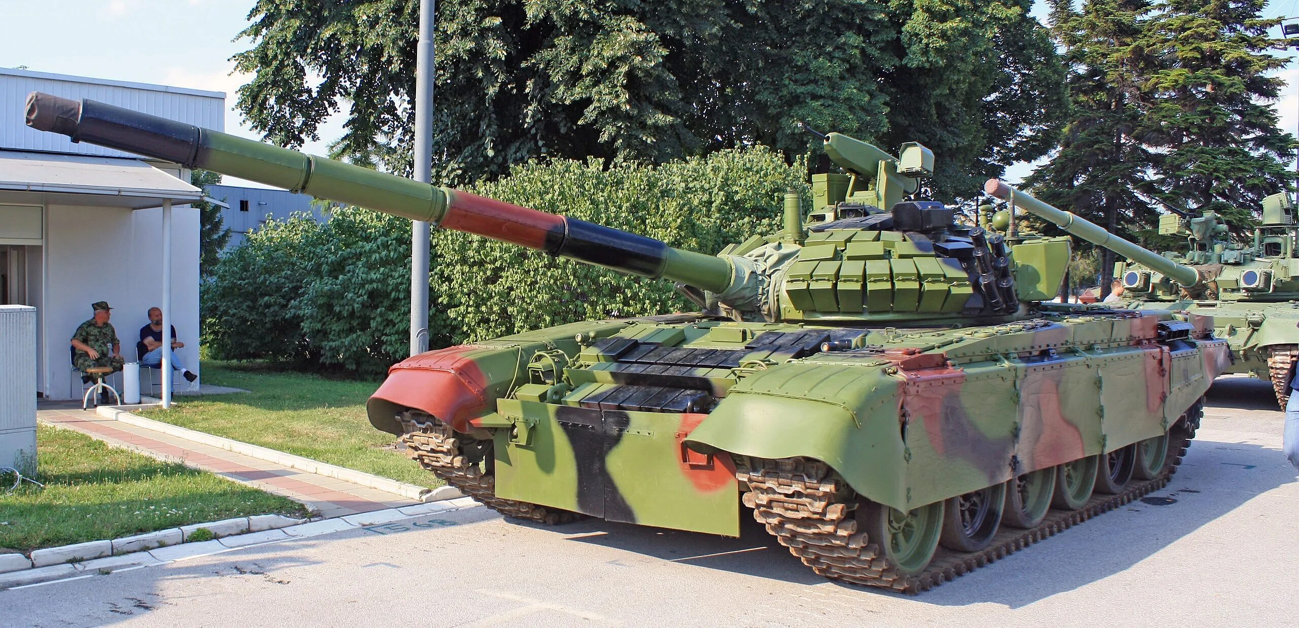 Танков m 55s. Танк m-84as. M-84 танк. Танк м84 Кувейт. Сербский танк м84 АС 1.