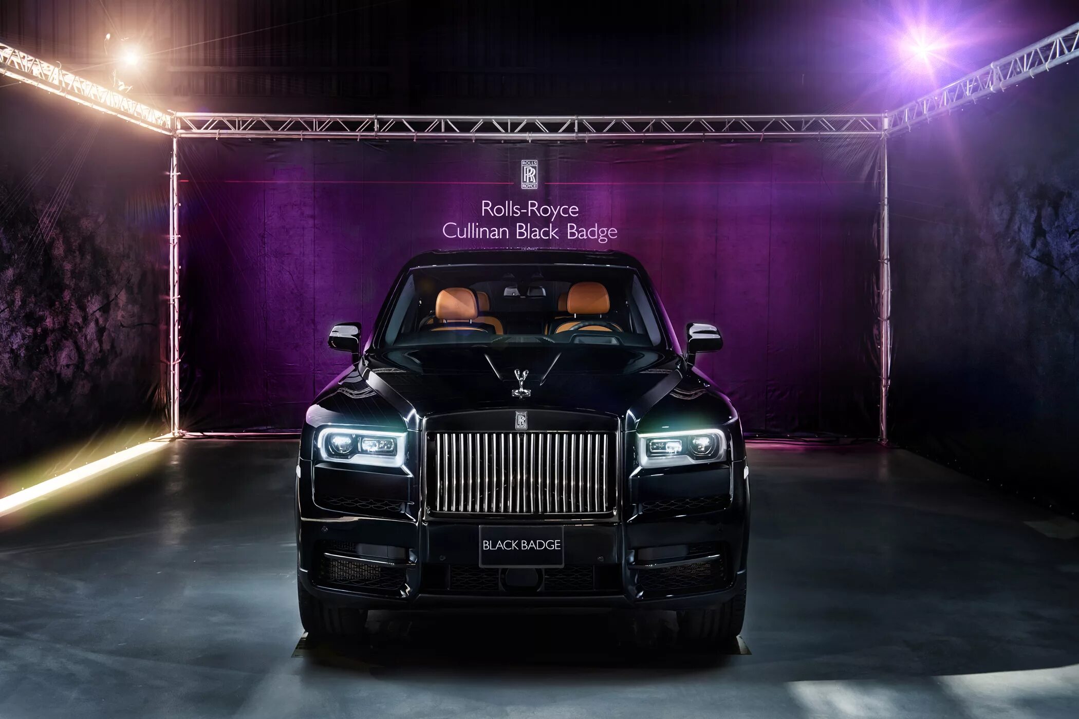 Роллс промокод. Rolls Royce Cullinan Black badge. Rolls Royce Cullinan Black badge 2021. Rolls Royce Cullinan черный. Роллс Ройс Куллинан мансори 2022.