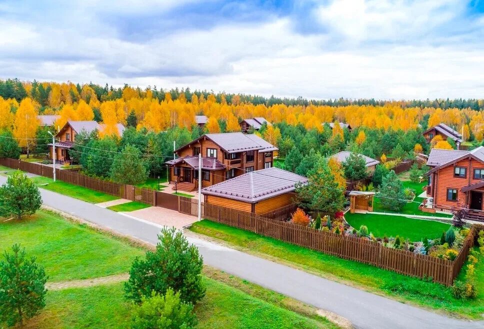 Агротуристический комплекс наносы. Деревня наносы. Эко деревня бабий двор солнечногорский район. Архангельск экодеревня. Экодом сосновом лесу.