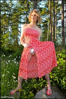 T girl porn that I like: Delia DeLions posing outdoors 