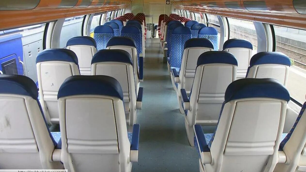 Поезд 102я москва ярославль. Москва ярославская вологда. Поезд москва ярославская вологда. Поезд 108 сидячий вагон. Прибытие поезда воркута москва в ярославль 375.