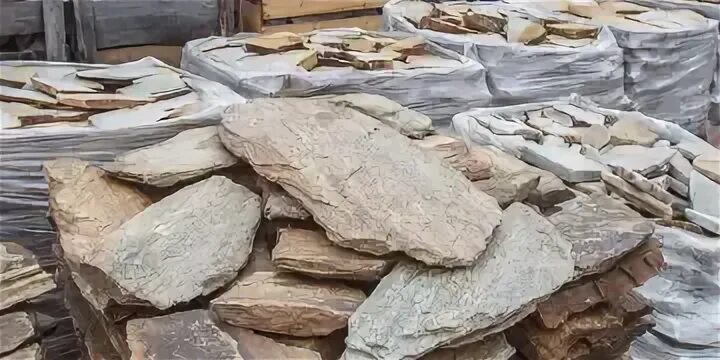 Желтый кварцит. Природный камень описание. Ростовский камень плитняк. Песчаник камень. Уральский камень лемезит.