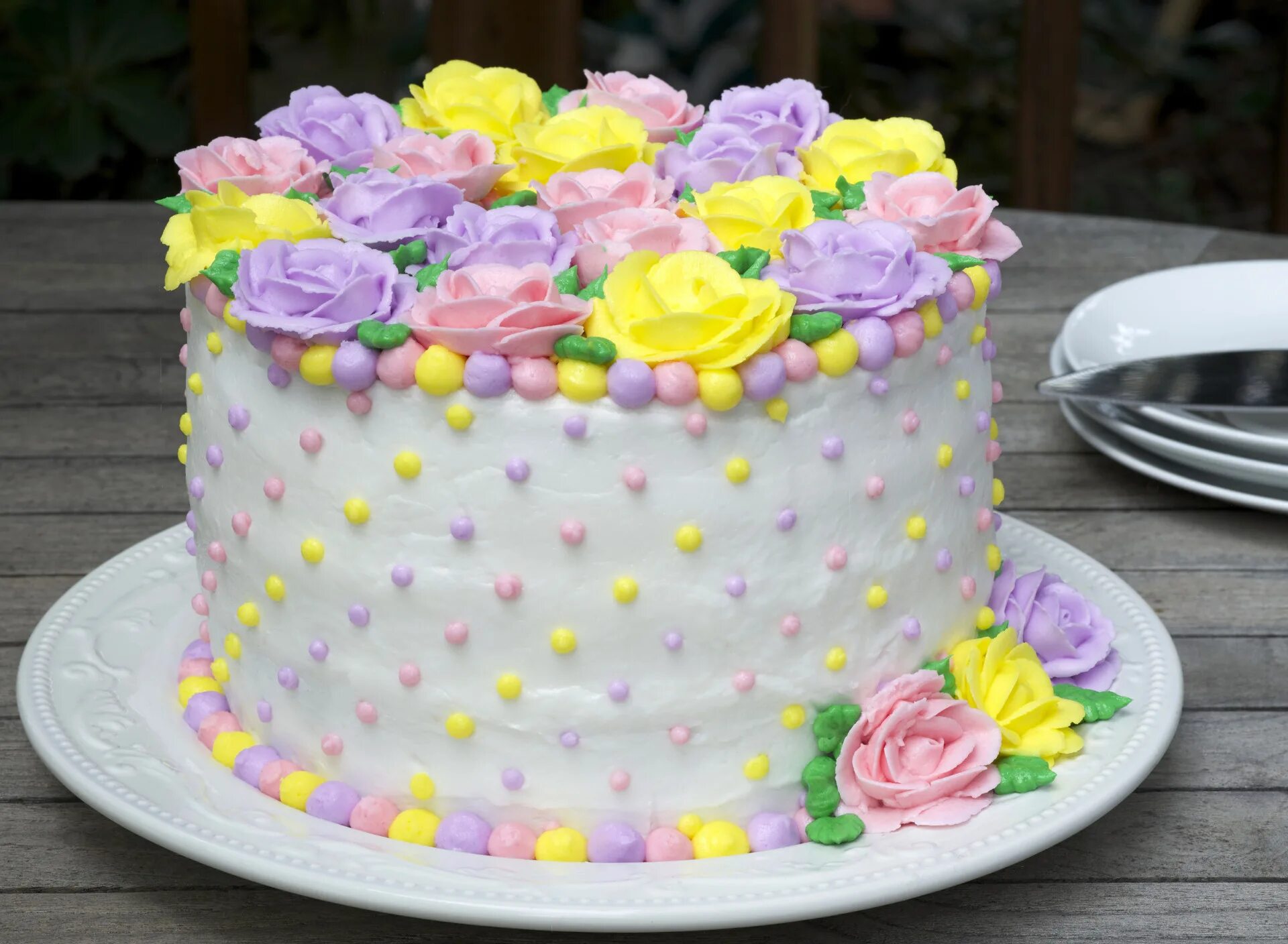 Торт украсить красивые день рождение. Красивые торты. Красивое украшение торта. Красивые торты на день рождения. Торт кремовый.