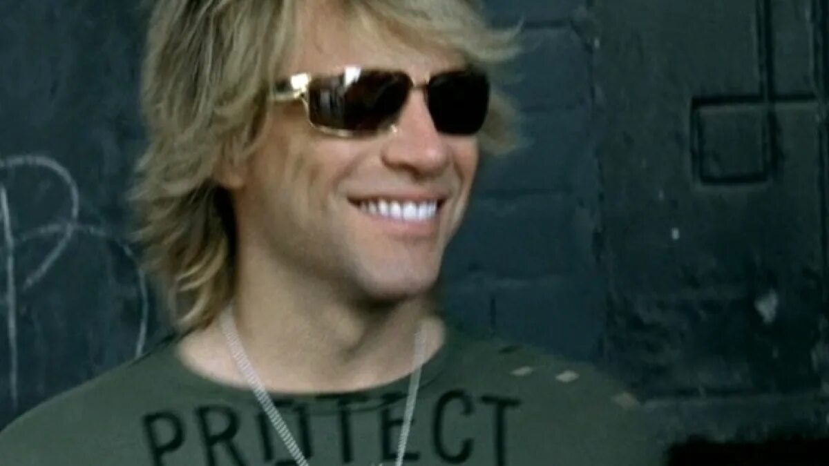 Итс май лайф видео. Bon Jovi it's my Life. Jon bon Jovi в молодости. Bon Jovi have a nice Day 2005.