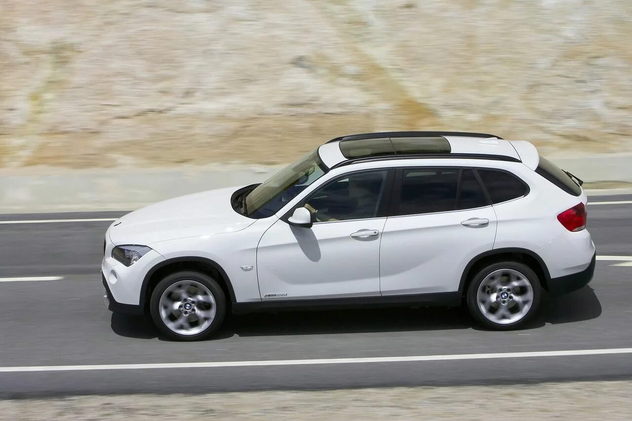 X 1 20 46 x 1. BMW x1 кроссовер. БМВ х1 купе. БМВ х1 двухдверная. БМВ x1 e84.