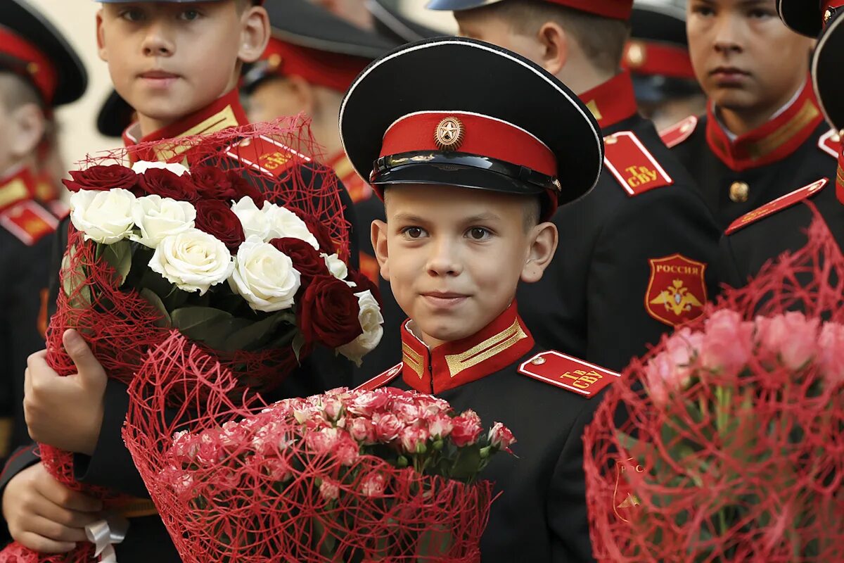 Суворовское училище 2005 года. Суворовское училище в Челябинске. Суворовское училище учителя. День знаний в военном училище. Сву 1