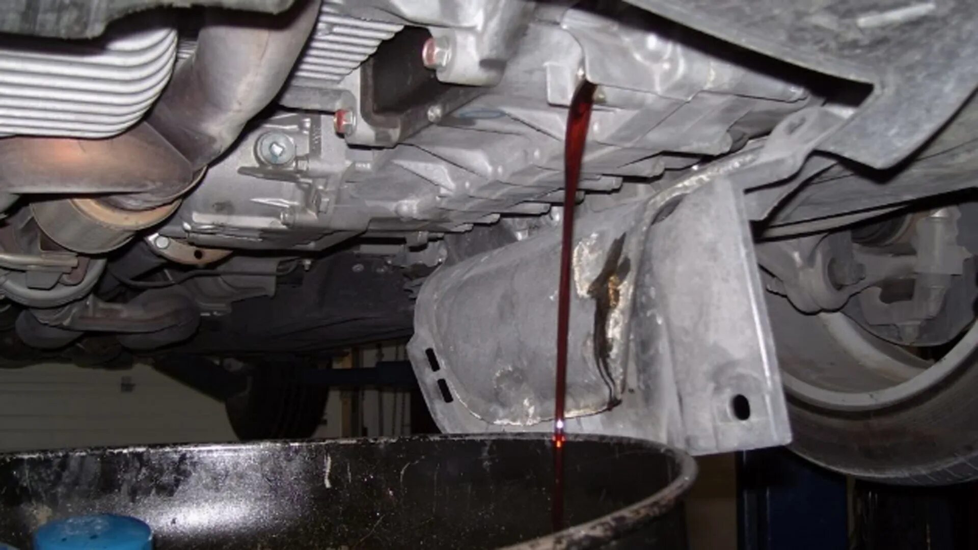 Если перелить масло в акпп. Automatic transmission oil change. замена масла в акпп. масло в акпп акура мдх 2001. замена масла в акпп методом замещения.