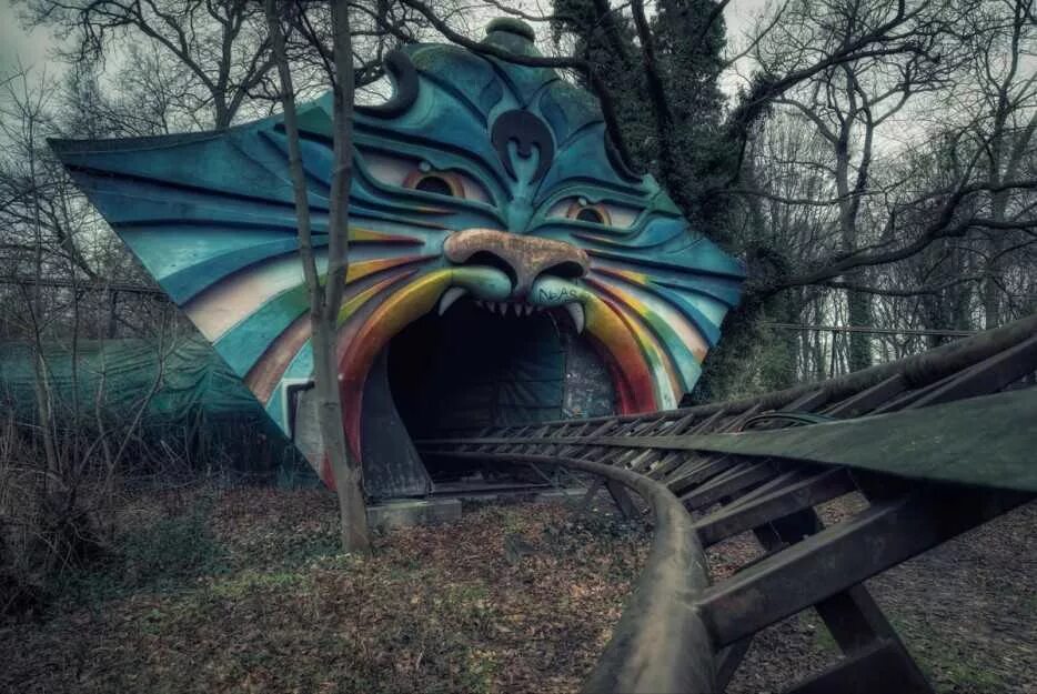 Места в москве с жуткими историями. Заброшенный парк Spreepark. Заброшенный парк аттракционов Spreepark в Берлине. Шпреепарк, Берлин, Германия. Шпреепарк Берлин заброшенный.