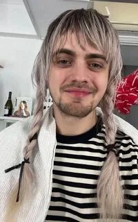 Сколько кириллу бледному