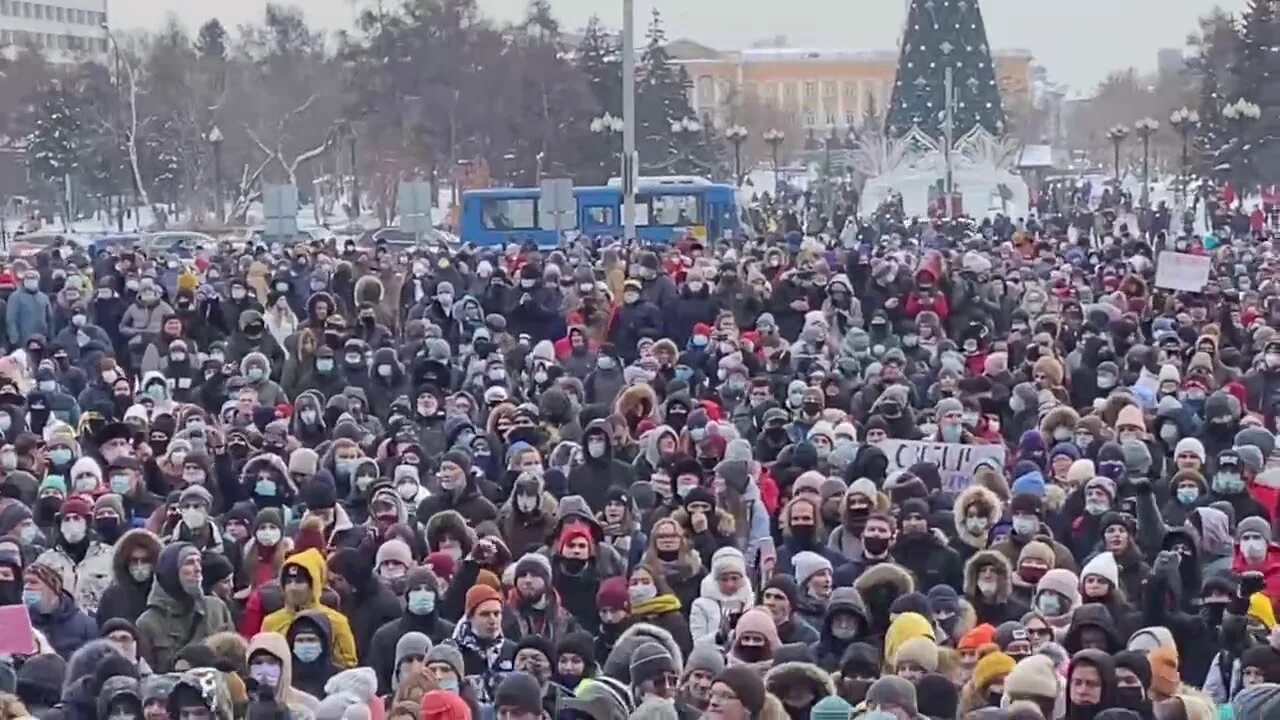 Митинг. Митинг зимой. Митинги в России. Митинг в Иркутске 23 января. Народ против правительства