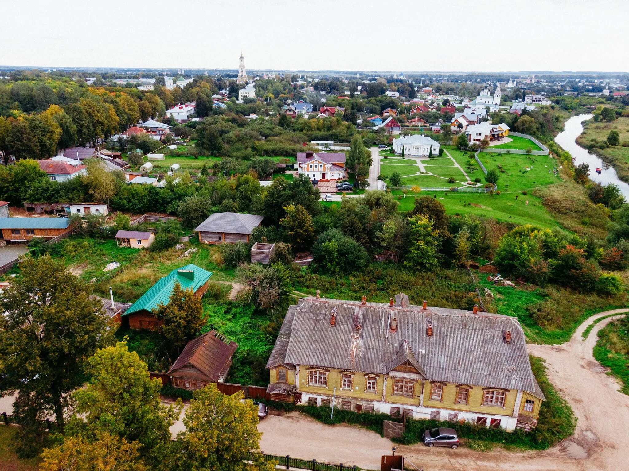 Музей деревянного зодчества г. Суздаль аттракционы. Суздальский кремль. Приезжайте в суздаль. Суздаль достопримечательности фото летом 2021.