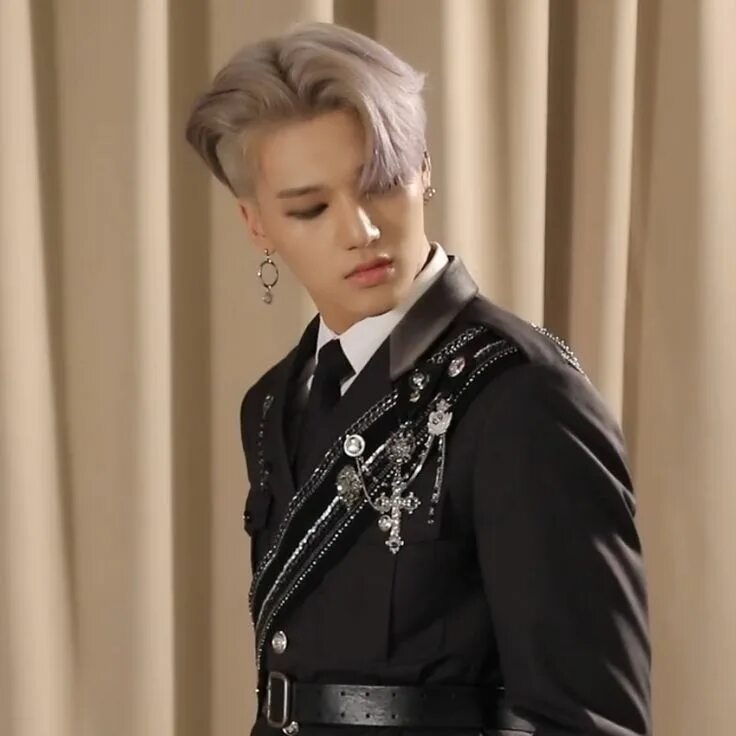 Чон уён эйтиз. Чон уён из ateez. Чон уён эйтиз. Чон уён из ateez. Ateez wooyoung.