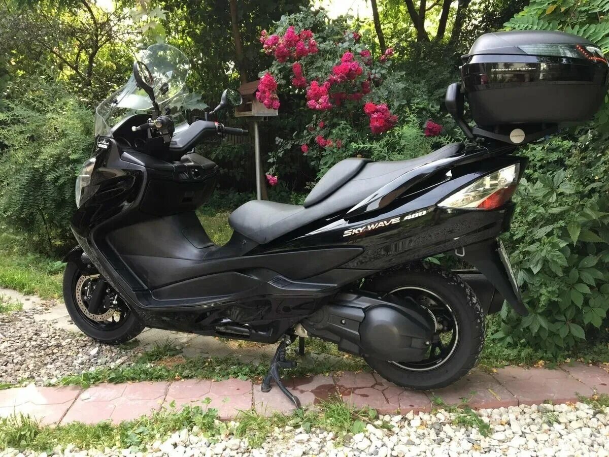 Купить скайвэй 400. Suzuki Skywave 400. Suzuki SKYWAY 400. Сузуки Burgman Skywave 400 черный. Suzuki Skywave 400 2012.