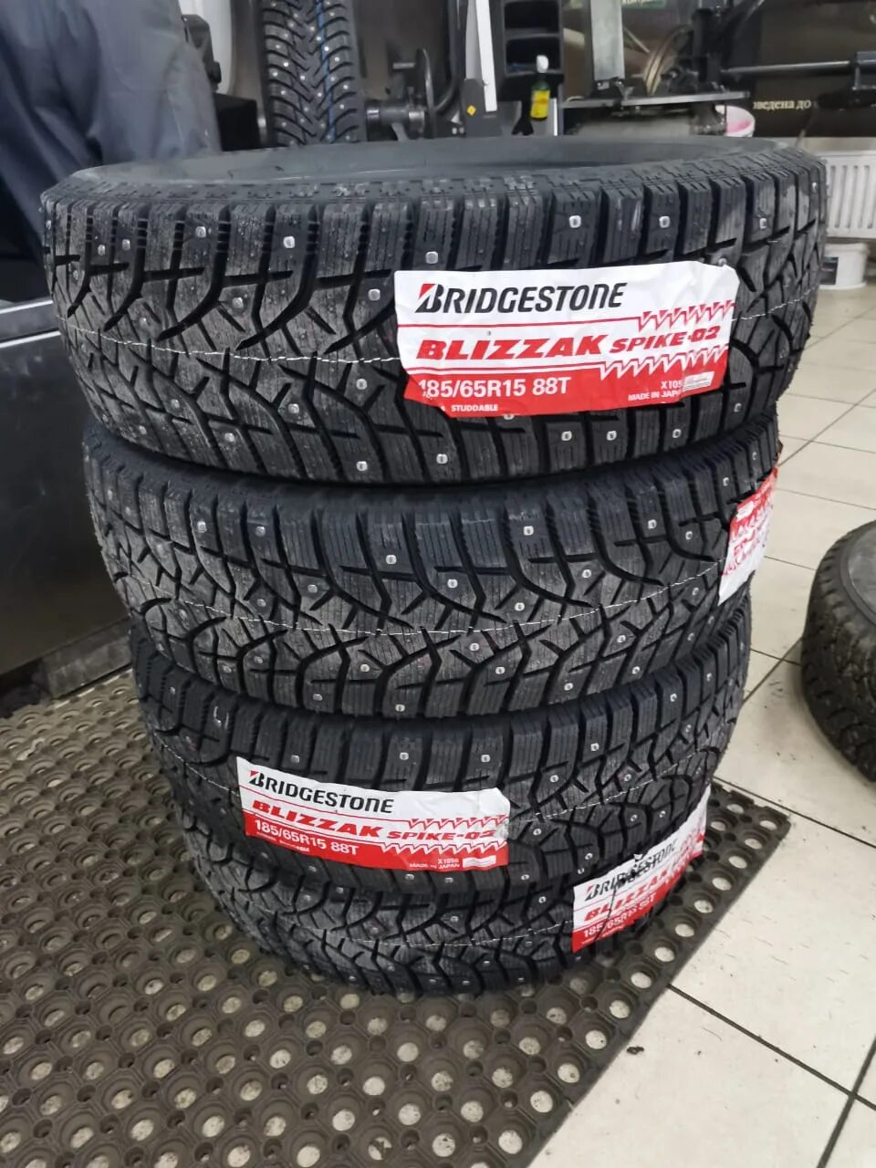 Bridgestone Blizzak Spike-02. Bridgestone Blizzak Spike-02 185/65 r15 88t. Бриджстоун Спайк 02. Bridgestone Blizzak Spike-02 185/65 r15.