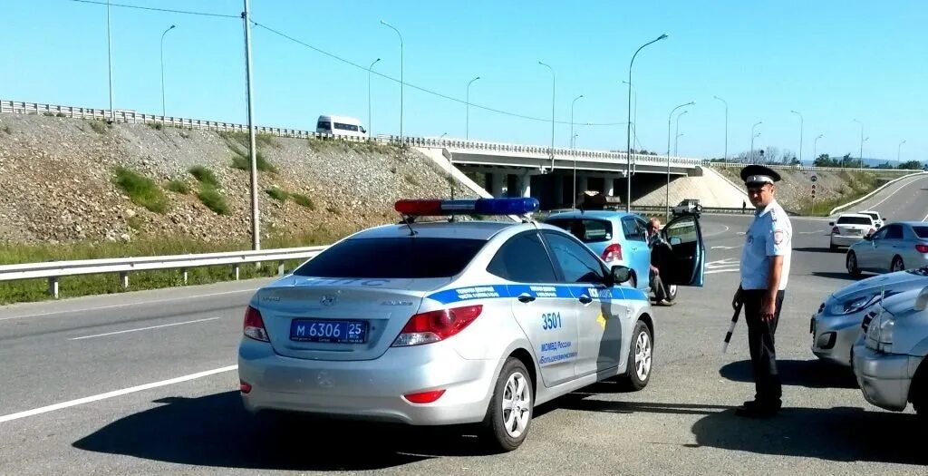 Вакансии водителя приморский край. ДПС Приморский край. Машины ГИБДД В Приморье. ДПС Владивосток машины. Дорожная полиция.