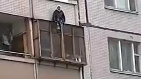 Ассасин спас бабушку от жирного