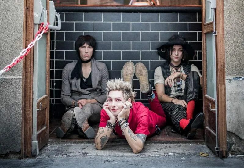 Palaye Royale в 2009. Pale Royal группа. Palaye Royale Massacre. Palaye Royale - Massacre, the New American Dream. Palaye royale песни