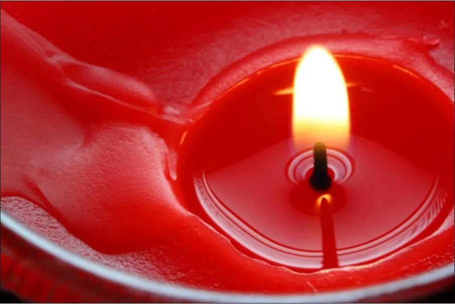 Красная свеча. Красные магические свечи. Красивые красные свечи. Красные свечи в магии.