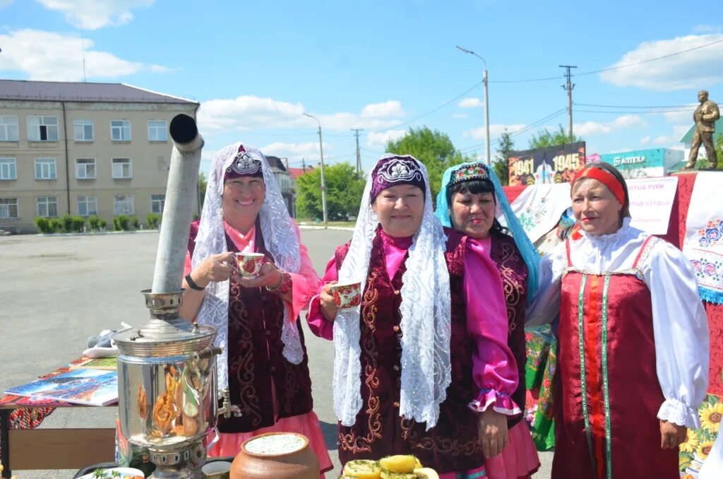 районный центр народного. лагерь чумляк щучанский район. дом культуры города суджи. дом культуры суджа. районный центр народного.