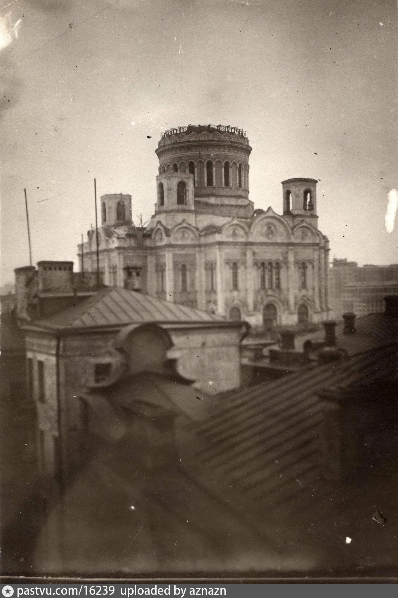 Когда снесли храм спасителя. Москва храм христа спасителя 1931. храм христа спасителя разрушенный в 1931 году. разрушение храма христа спасителя 1931. взрыв храма христа спасителя 1931.