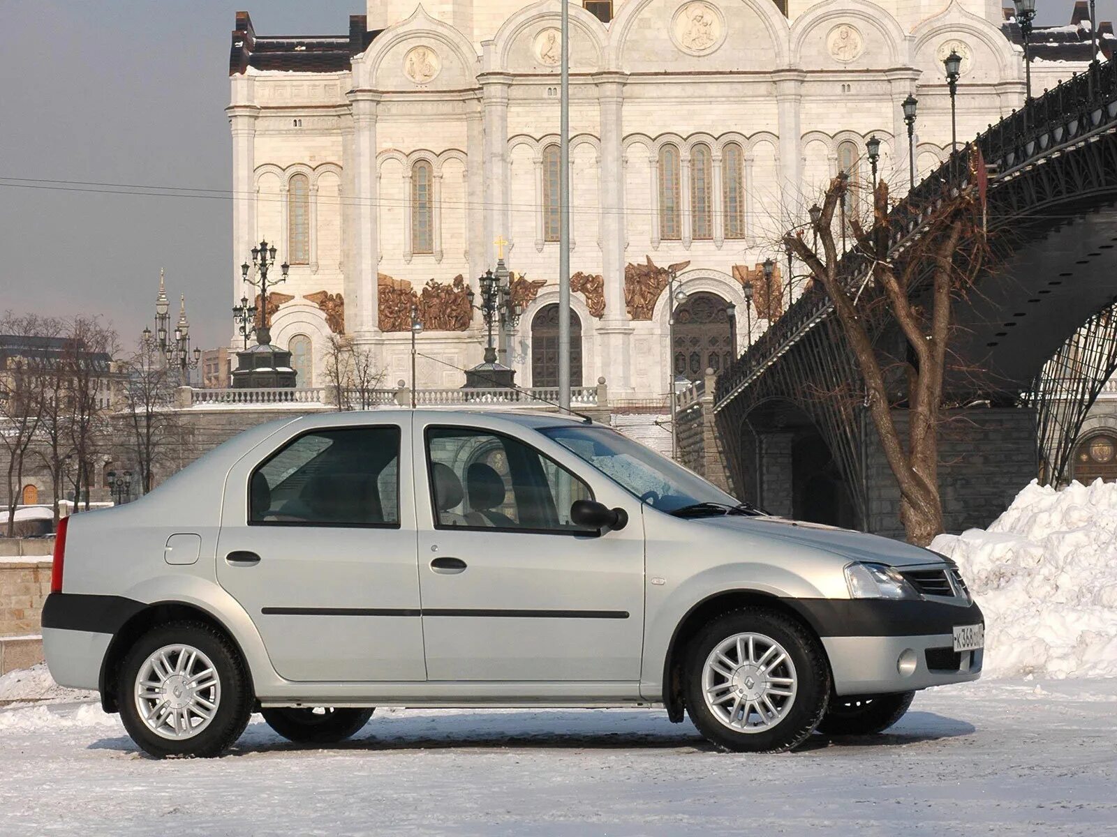 Машина логан фото. Renault Logan 1. Renault Logan 1 поколения. Рено Логан 2004. Renault Logan Рено 2004.